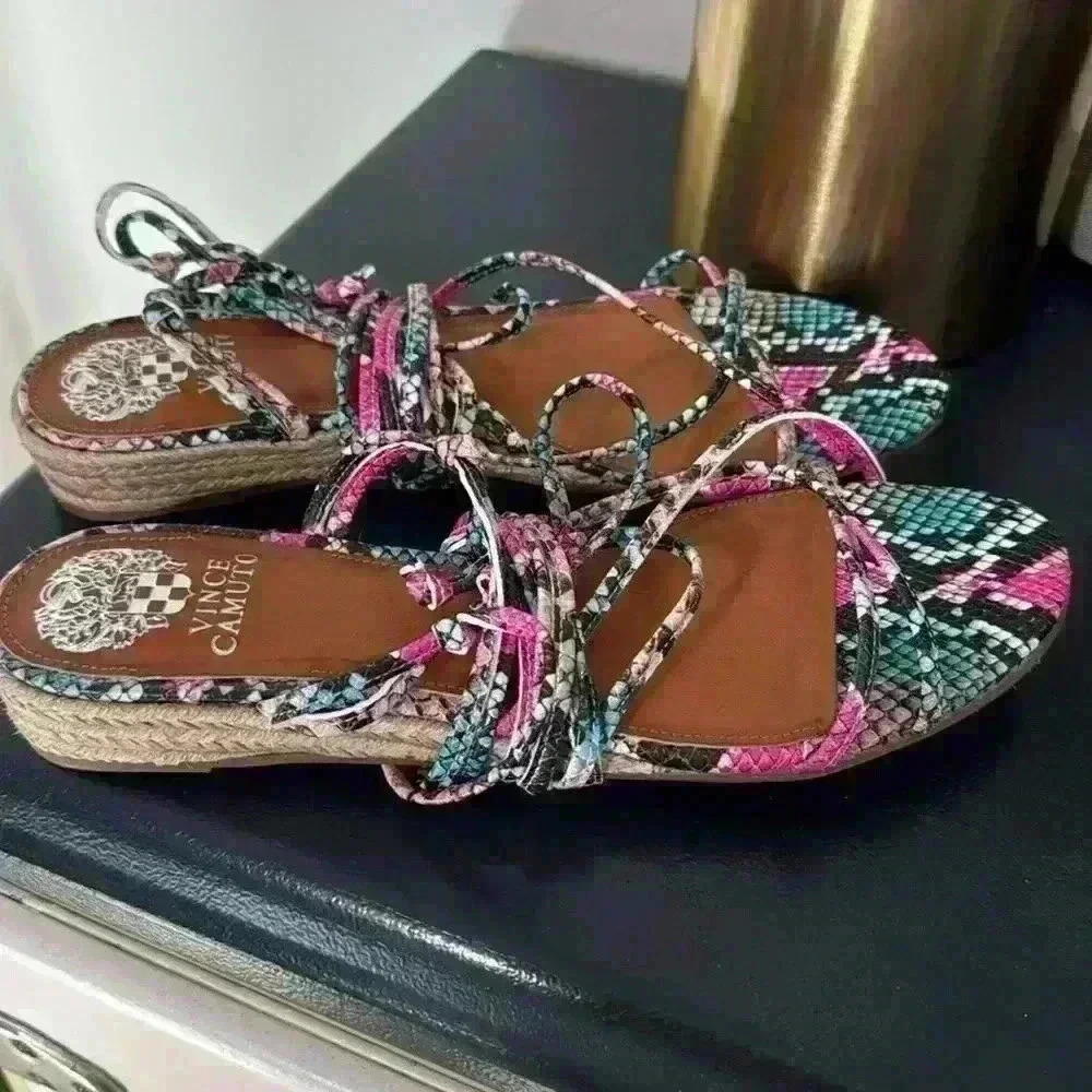Vince Camuto lace up sandals size 9